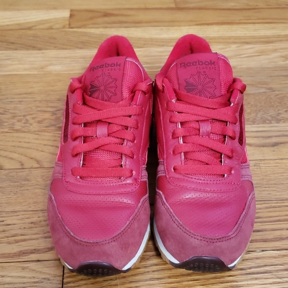 Red Reebok Classic - Picture 4 of 4